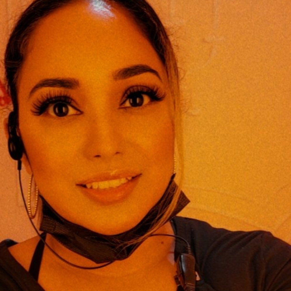 Meet your Posher, Esmeralda